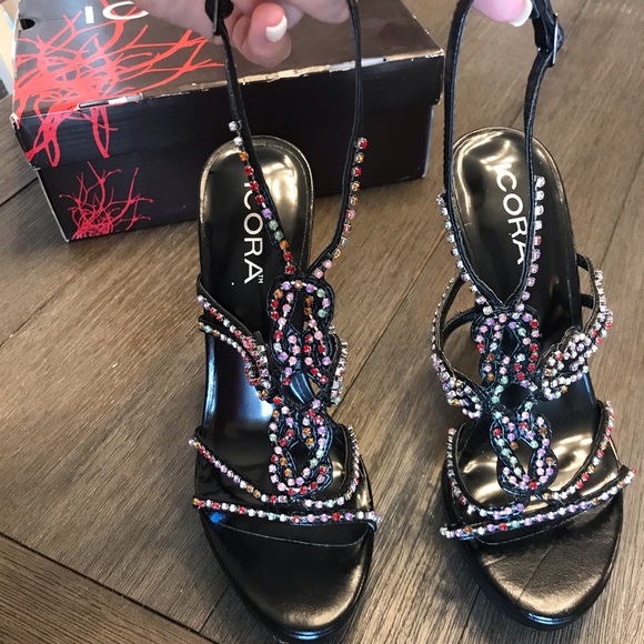 ICORA Multi-Color Heels - Picture 2 of 4